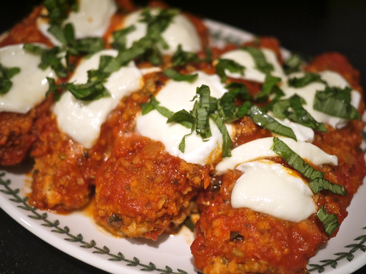 Recipe: Baked Mozzarella & Spinach Chicken - Little Observationist